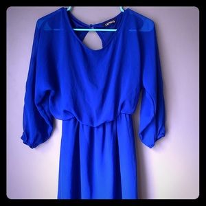 express dress, band around waste w flowy sleeves